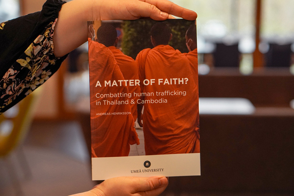 En bild på avhandlingen En fråga om tro? Kampen mot människohandel i Thailand & Kambodja.