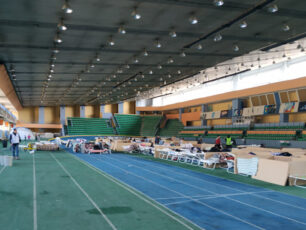 En gympasal med katastrofstöd