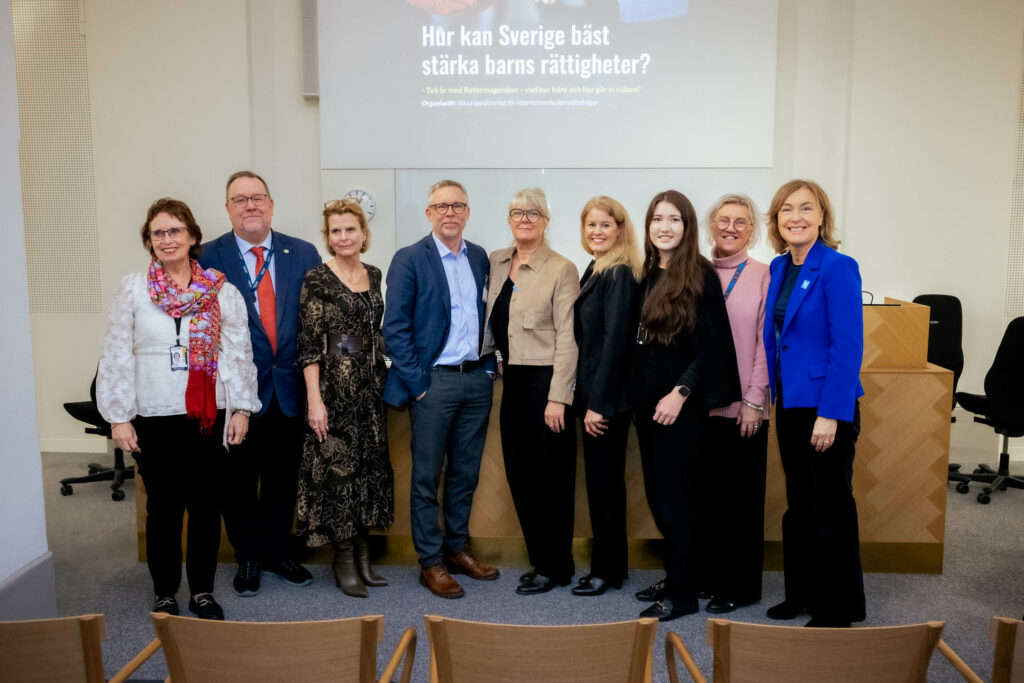 Gudrun Brunegård (Christian Democrats) Olle Thorell (Social Democrats) Åsa Regnér (Save the Children) Mattias Ingeson (Secretary-General Erikshjälpen) Monica Lorensson (Plan) Karin Strömstedt (Unicef) Yasmine Ericsson (Sweden Democrats) Carina Ödebrink (Social Democrats) Pernilla Baralt (Unicef)
