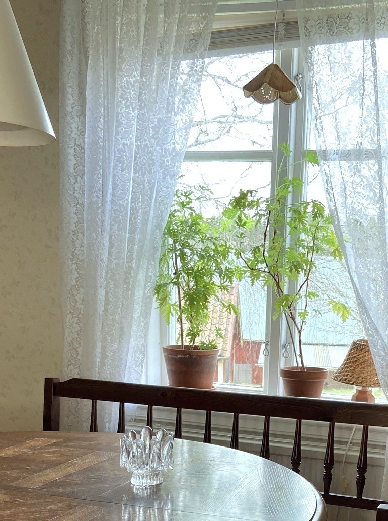 Köksbänken från Erikshjälpen Second Hand i Habo